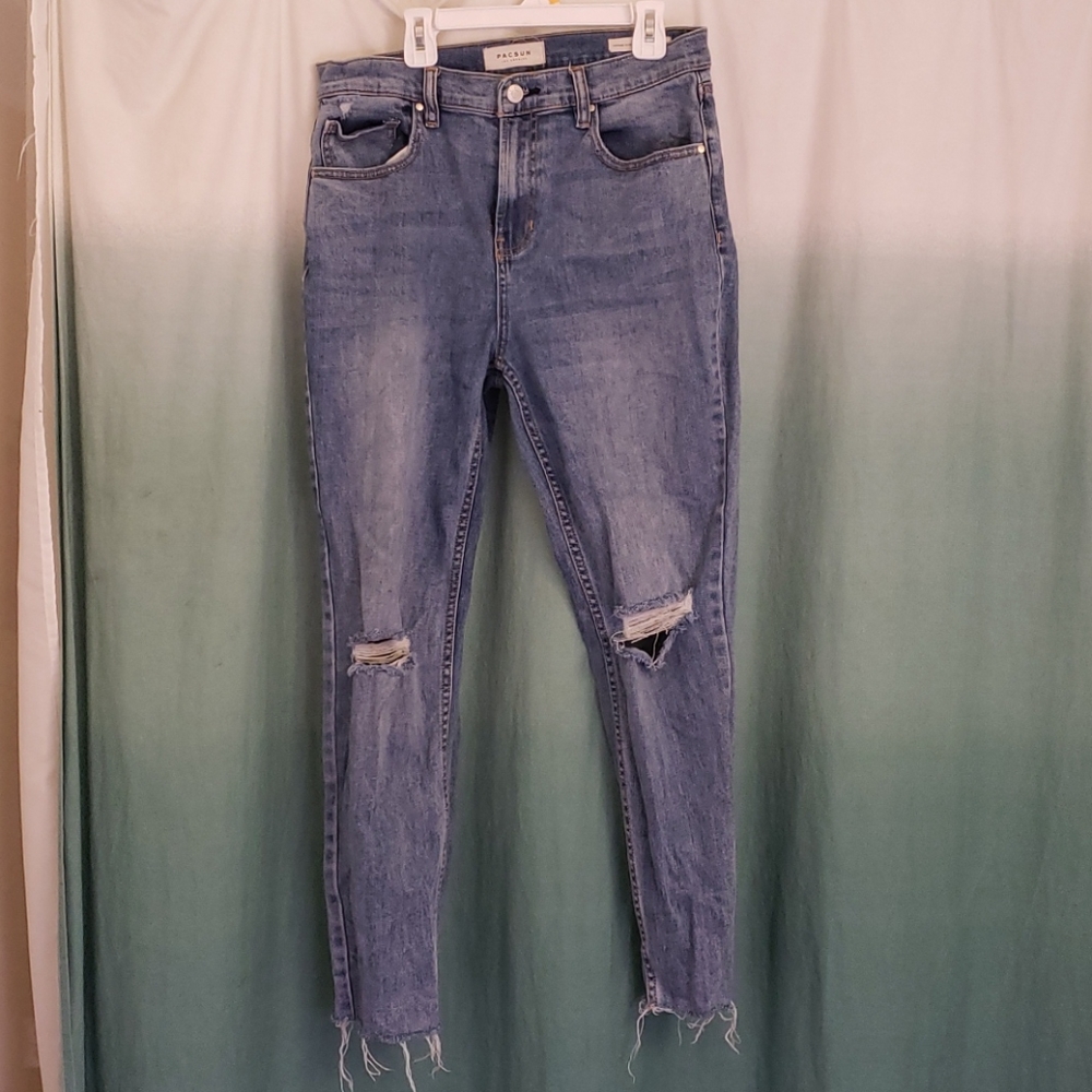 🖤Pacsun "vintage icon" distressed Lightwash jeans